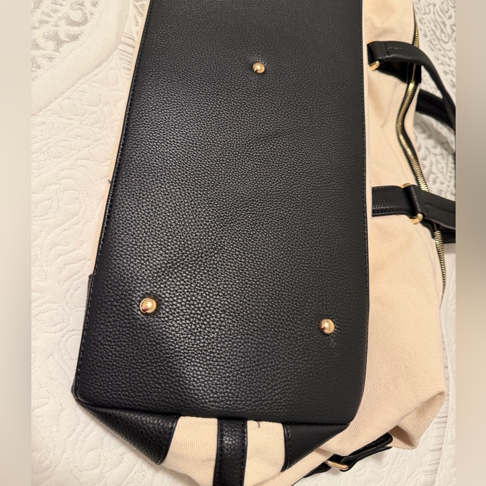 Henny and Lev Canvass Leather Weekender Bag - Picture 10 of 16